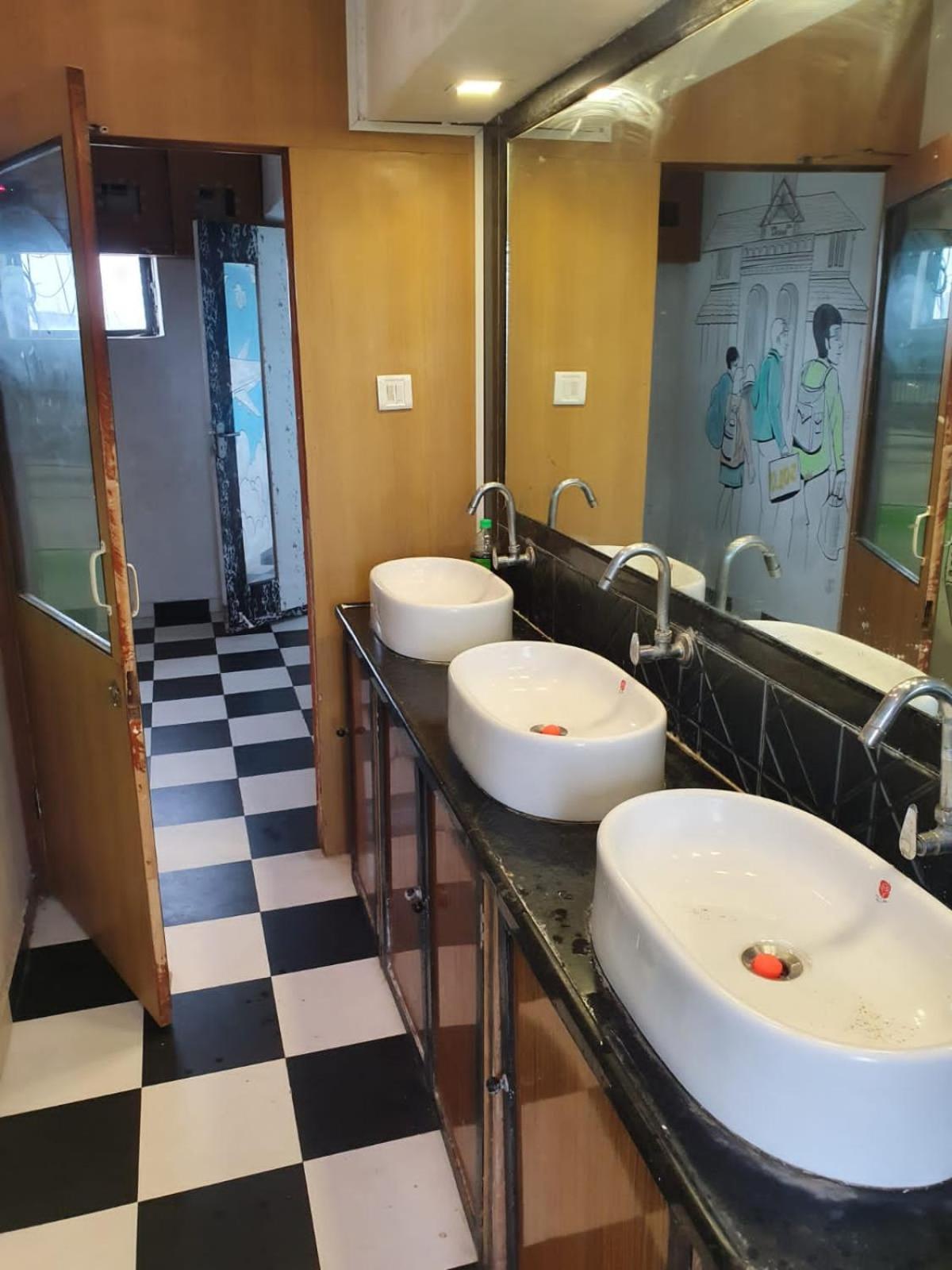 Auberge de jeunesse Solo Backpacker à Bombay Extérieur photo
